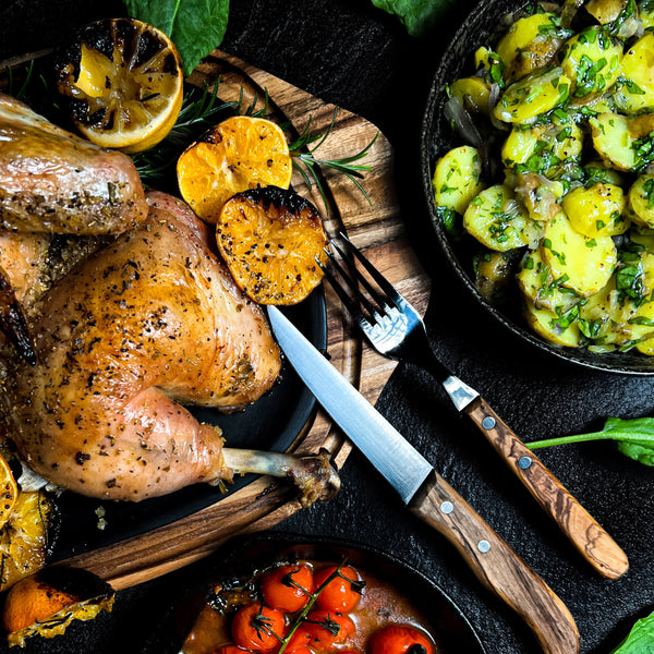 Knuspriges Huhn im Orontes Style mit einem lauwarmen Sauerampfer Kartoffelsalat und Grilltomaten - by Taste Heroes